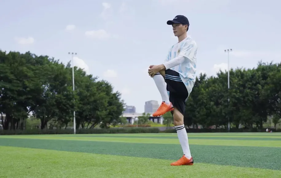 کفش فوتبال پسرانه 