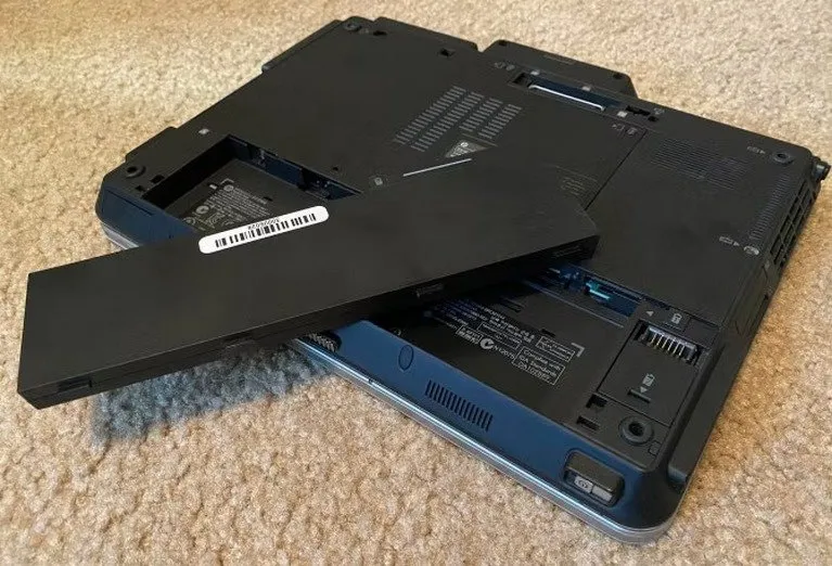 شارژ نشدن باتری لپتاپ