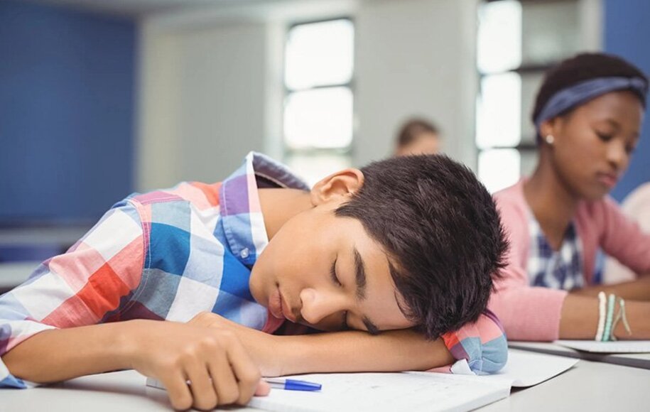 چرا کودکان در خواب و بیداری مشکل دارند؟