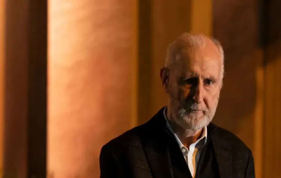 اوان برادر بزرگتر لوگان است که گرگ رفتارهای اعصاب خوردکنش را احتمالا از او به ارث برده است