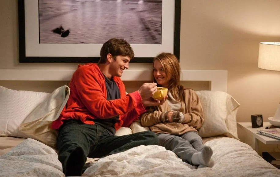 آدام فرانکلین و اما کورتزمن در «بدون تعهد»