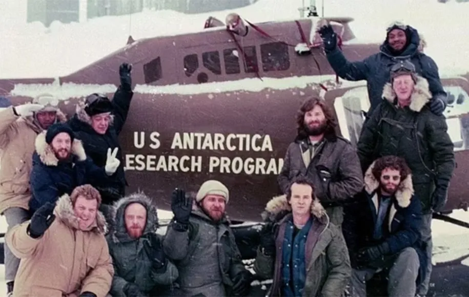 تیم تحقیقات در «موجود»، دانشمند برتر سینما