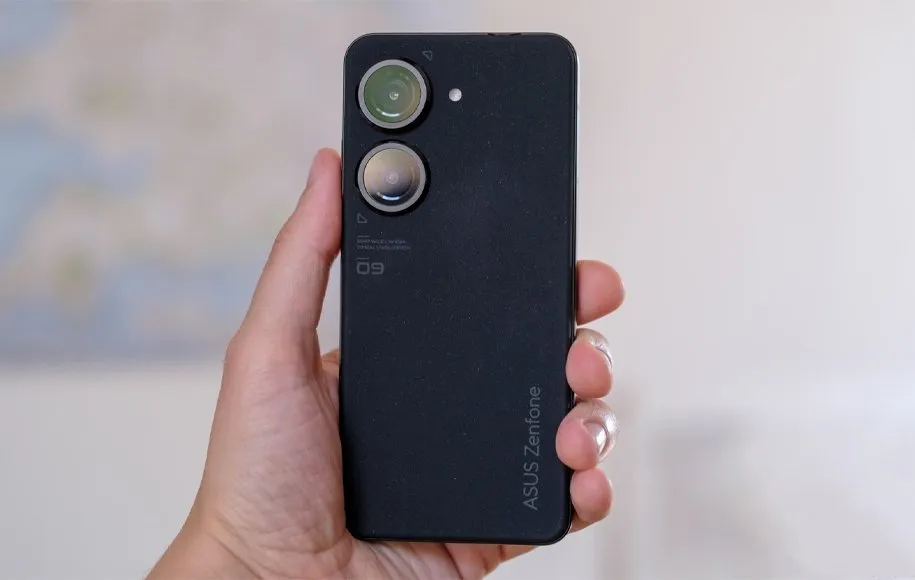 گوشی کوچک 2023