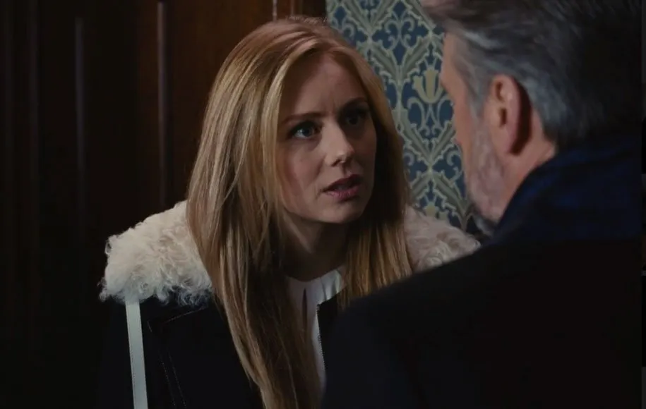 ویلا شخصیتی است که علی‌رغم اختلاف سنی زیاد با پسر بزرگ لوگان یعنی کانر با او ازدواج کرد تا زندگی بهتری داشته باشد