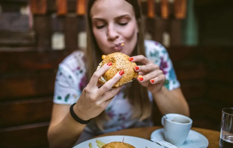 ارتباط کم خوری و افزایش وزن