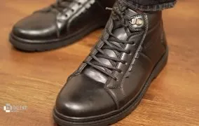 بررسی نیم‌بوت مردانه مدل شیک گام