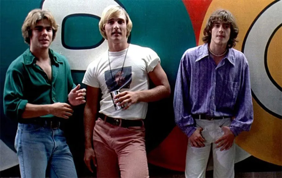 متیو مک کانهی (مرکز تصویر) جوان نقش اول فیلم ریچارد لینکلیتر را بر عهده داشت