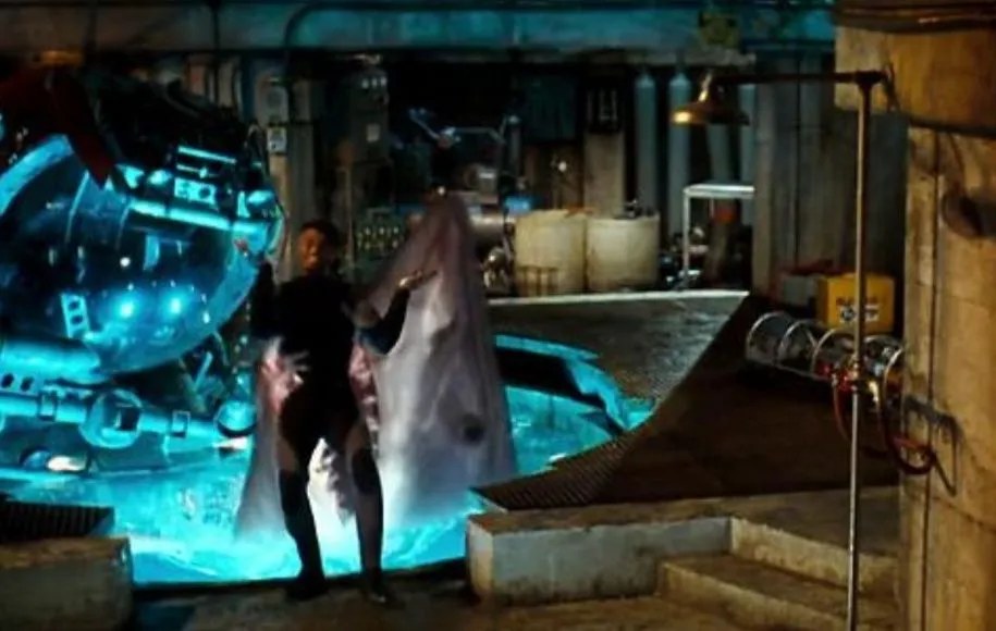 دریای عمیق آبی