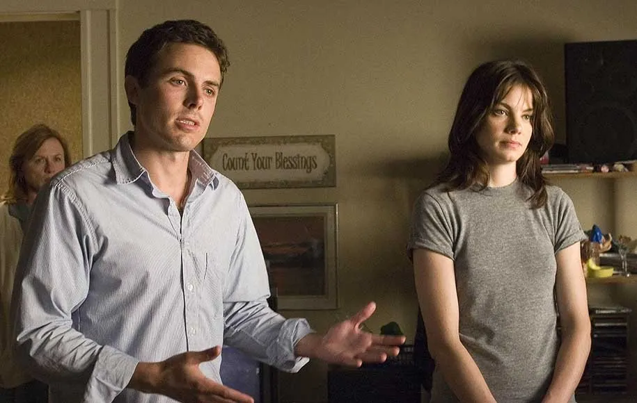 عزیز از دسترفته، فیلم جنایی معمایی اقتباسی