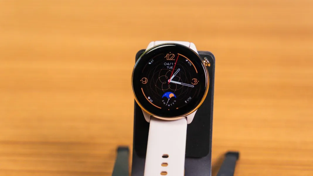 گلکسی واچ 4 در مقابل امیزفیت GTR مینی