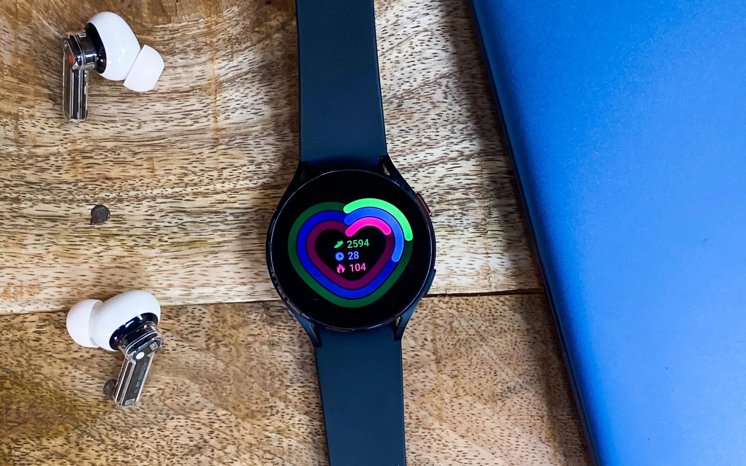 گلکسی واچ 4 در مقابل امیزفیت GTR مینی