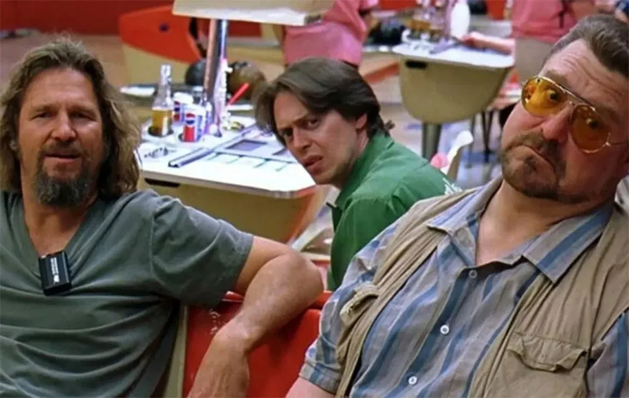 یکی از متفاوتترین آثار برادران کوئن که داستان سرخوشانه و جذابش آن را در لیست فیلمهایی برای وقت گذرانی قرار میدهد