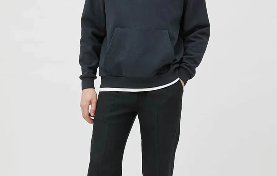 استایل هودی با شلوار دوخته شده پارچه‌ای