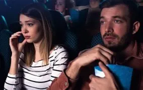 چرا تماشای فیلم برای سلامت روان شما خوب است؟