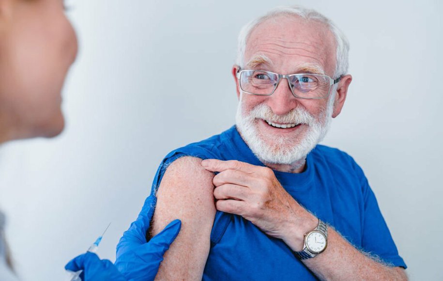 تزریق واکسن آنفولانزا برای سالمندان