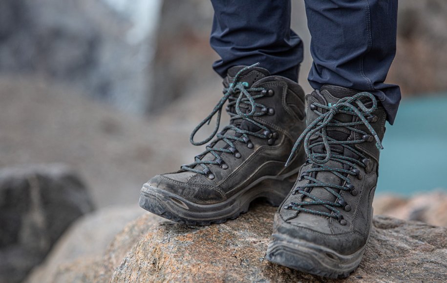 انواع کفش کوهنوردی و ویژگی‌های هر کدام
