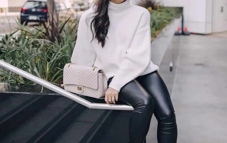 بافت سفید و لگ چرم