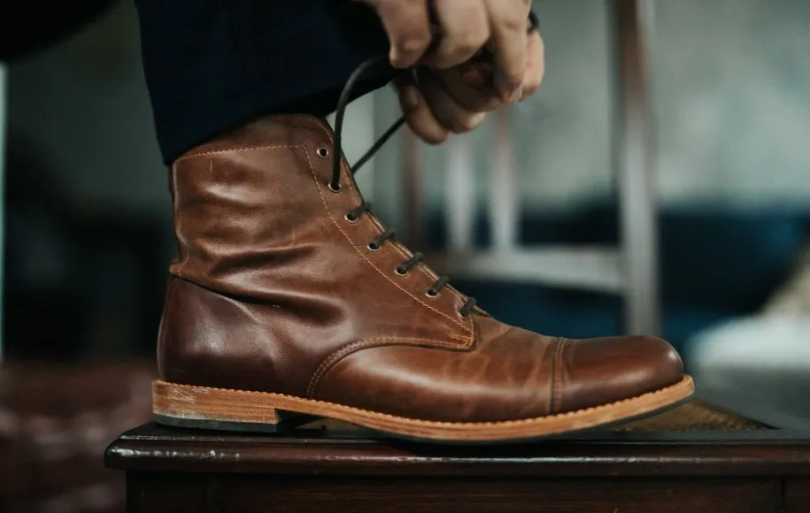 استایل‌های فرمال و بیزینسی با بوت قهوه‌ای