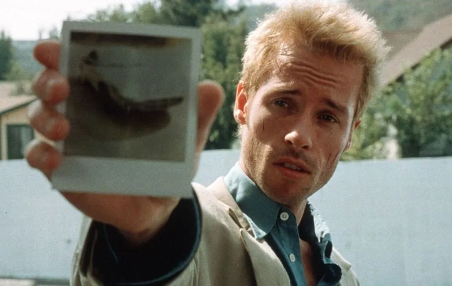 یادگاری فیلم ساختارشکن