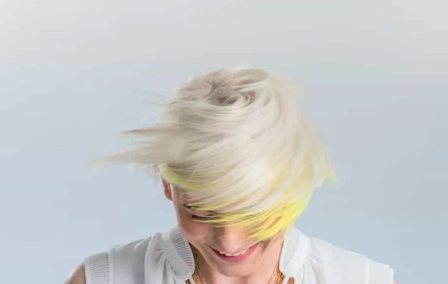 روشن کردن مو با اکسیدان و شامپو