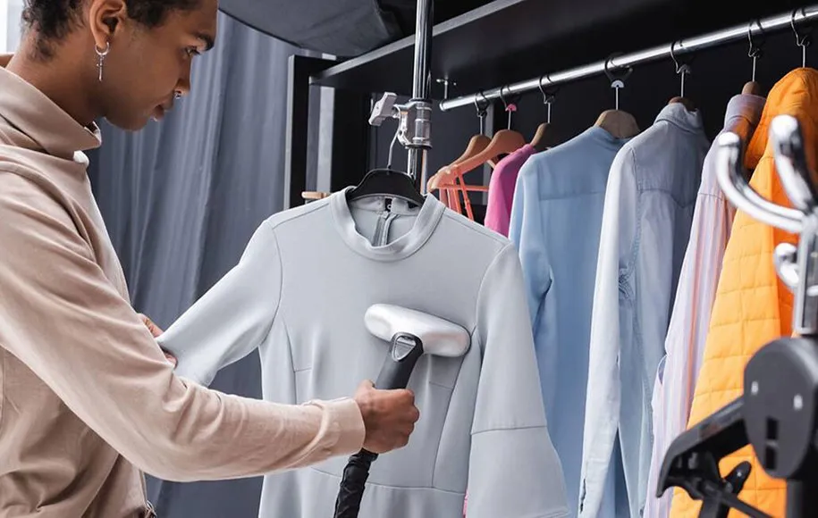 اتوی لباس با بخارگر