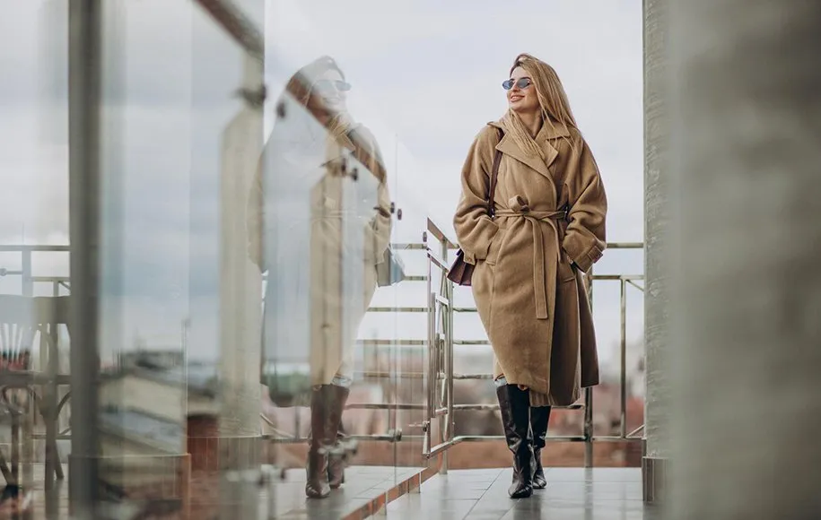 استایل بیزنسی زنانه با پالتو