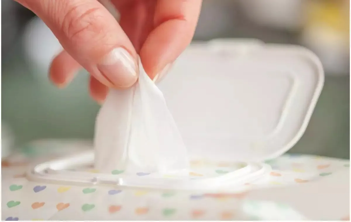 آیا دستمال مرطوب الکل دارد؟