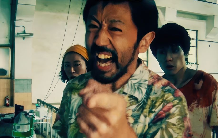 کارگردان عصبی در فیلم زامبی ژاپنی یک کات از مردگان