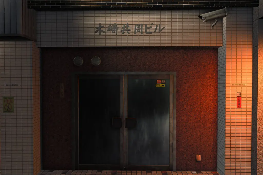 ویترین مغازه‌ها در بازی یاکوزا-4