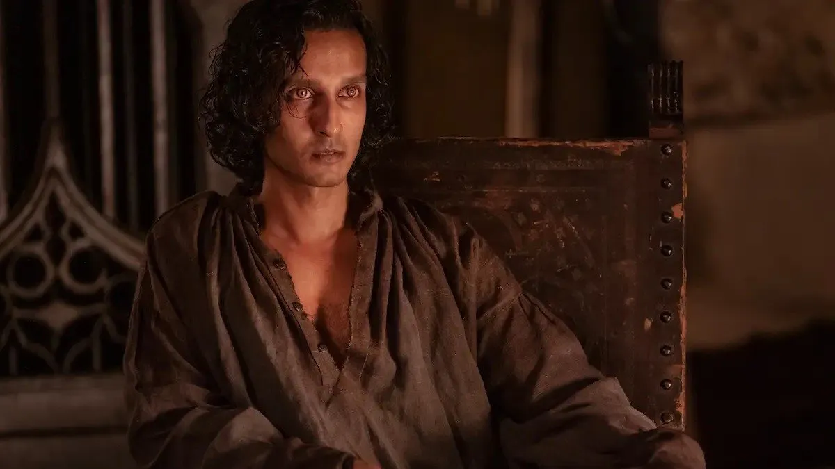 آرماند در فصل دوم سریال مصاحبه با خون‌آشام