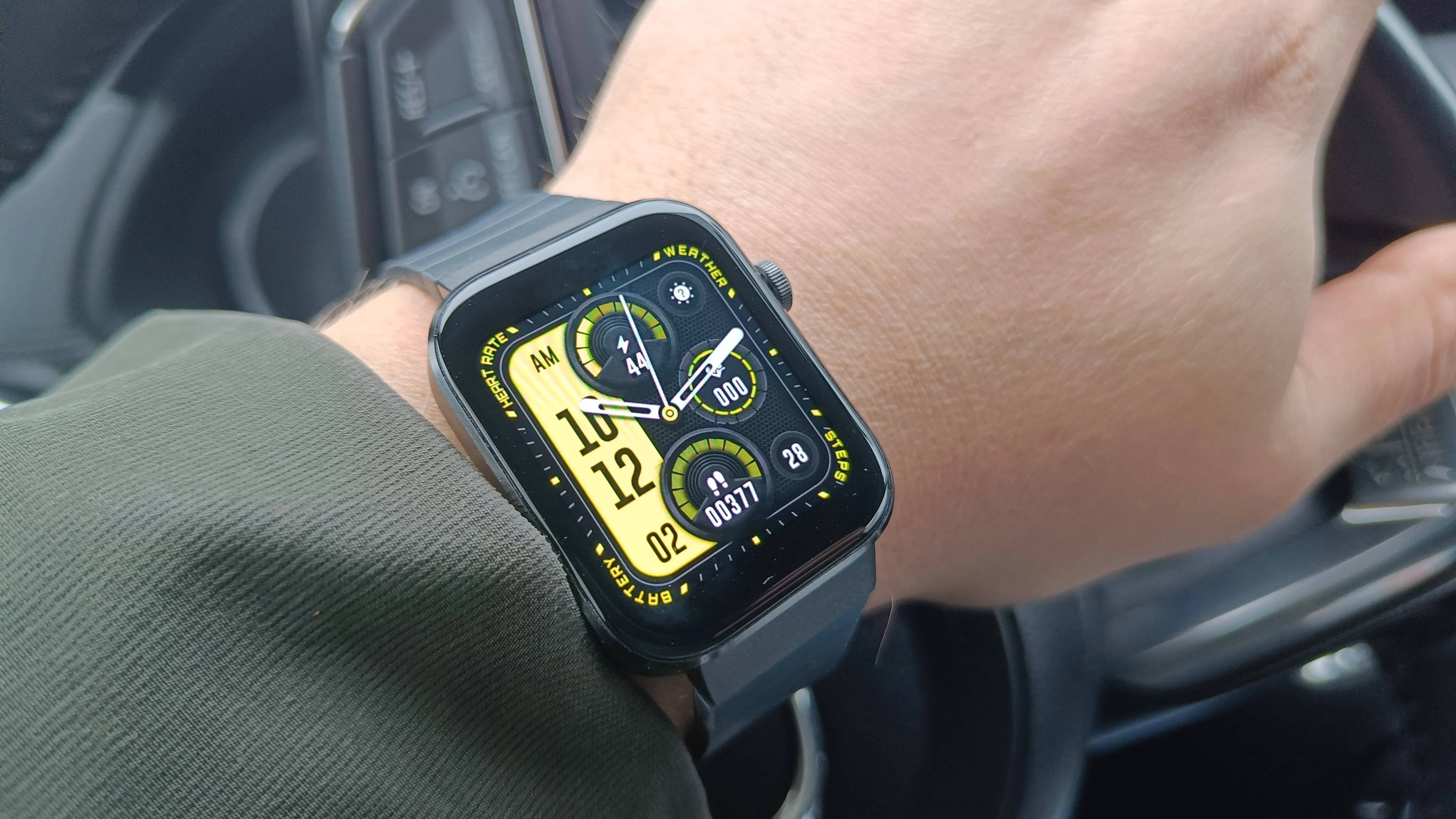 میبرو T1 در مقابل ردمی واچ 3 اکتیو