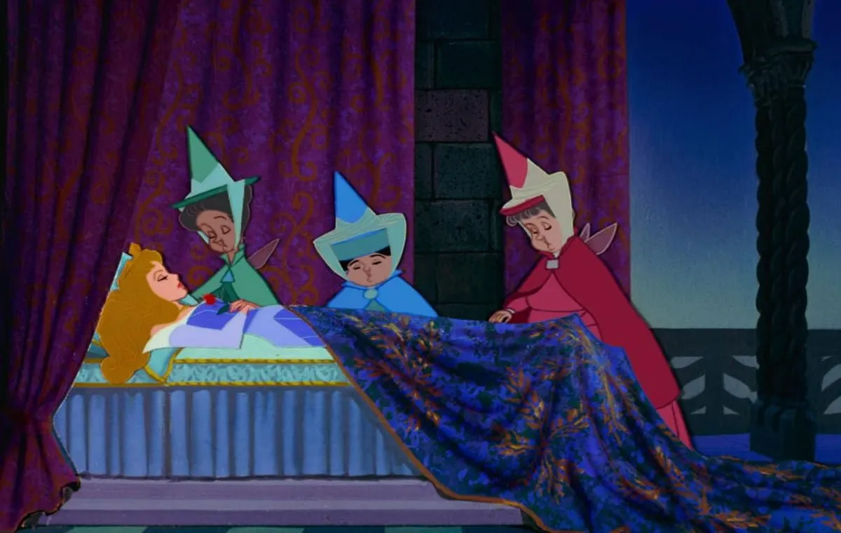 این انیمیشن ماندگار دیزنی آن‌قدر پرطرفدار بود که این کمپانی کاخی اختصاصی را برای آن در دیزنی‌لند بنا کرده است