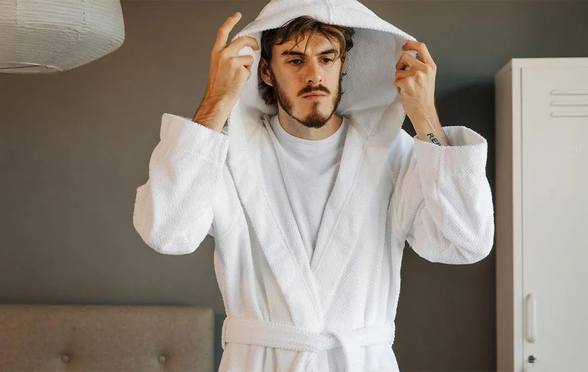 انتخاب حوله تن پوش کلاه دار، با توجه به سبک ظاهری و نیاز افراد در تهیه حوله حمام 