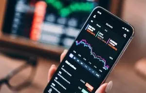 بهترین گوشی مناسب ترید؛ معرفی ۱۰ مدل کارآمد و خوشقیمت