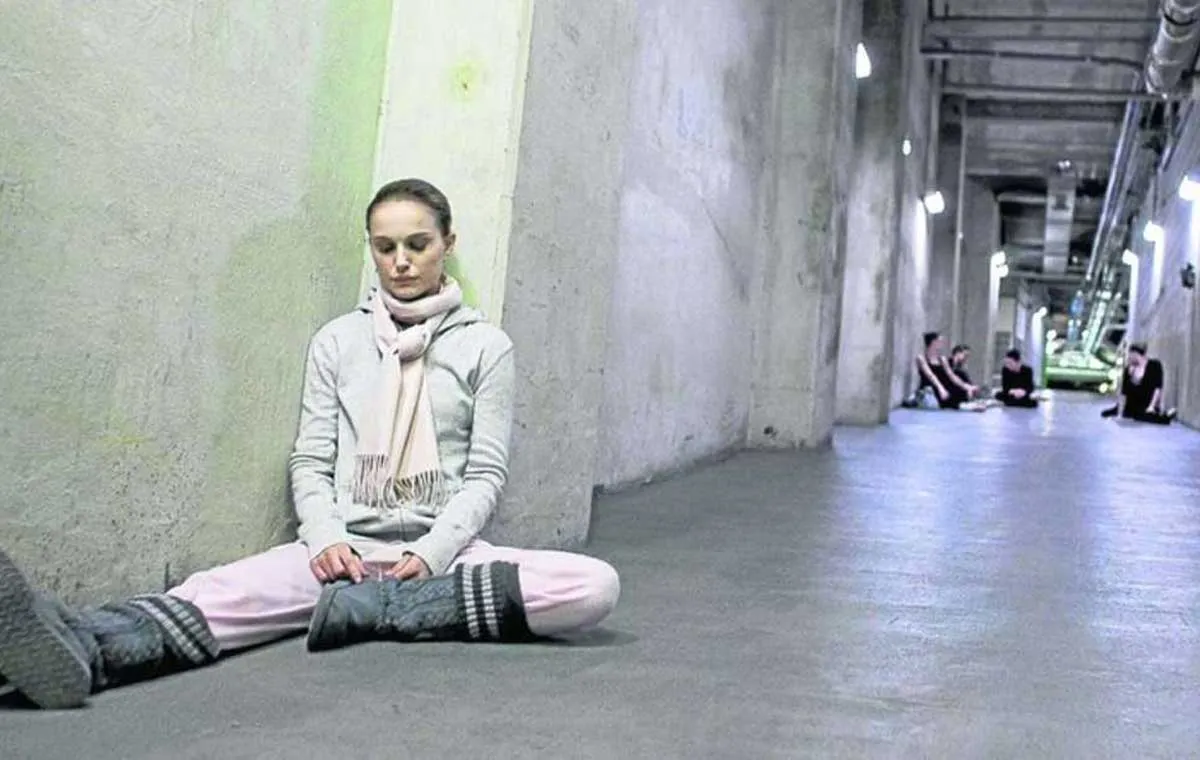 قوی سیاه (Black Swan)