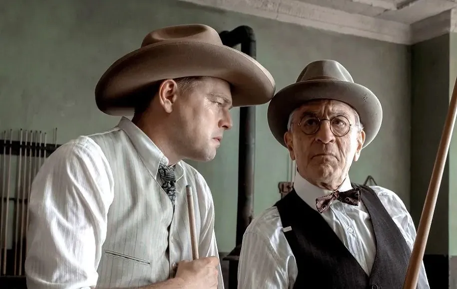 رابرت دنیرو در نقش ویلیام هیل