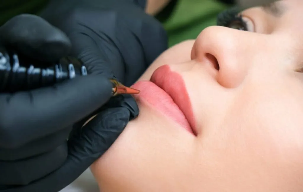 شیدینگ لب یا سایهی لب چیست