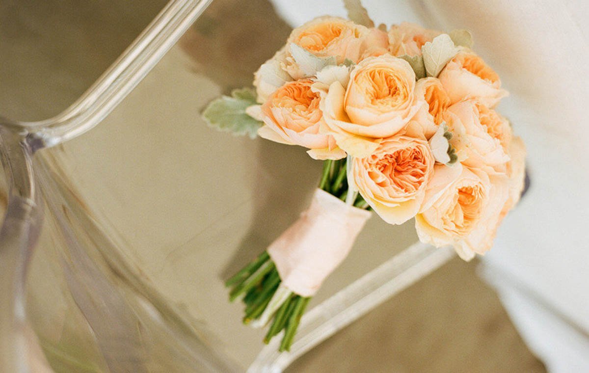 دسته گل عروس با رنگ هلویی