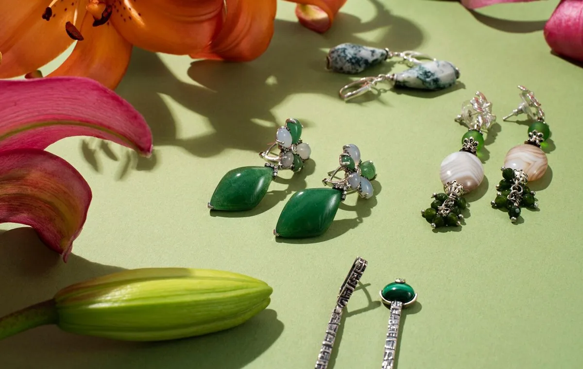 مجوعه‌ای از جواهرات استیتمنت