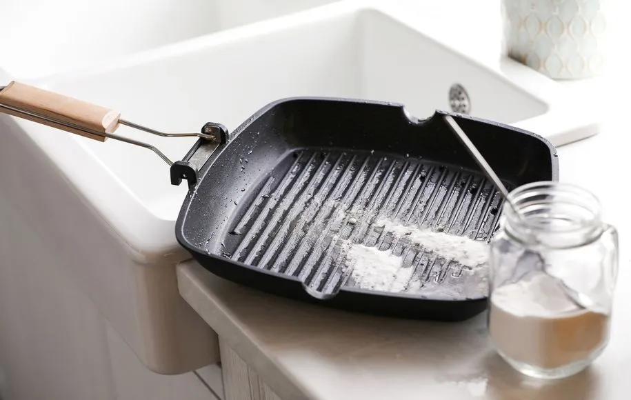 تمیز کردن ماهیتابهی چدنی