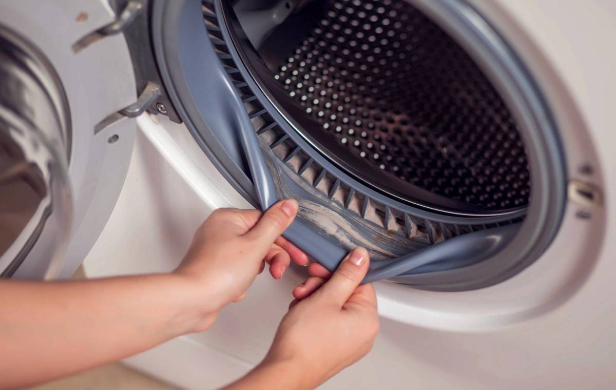 دکمه شستشوی خود ماشین لباسشویی