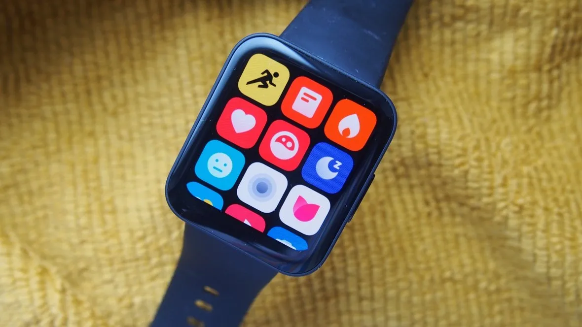 پوکو واچ در مقابل میبرو لایت 2