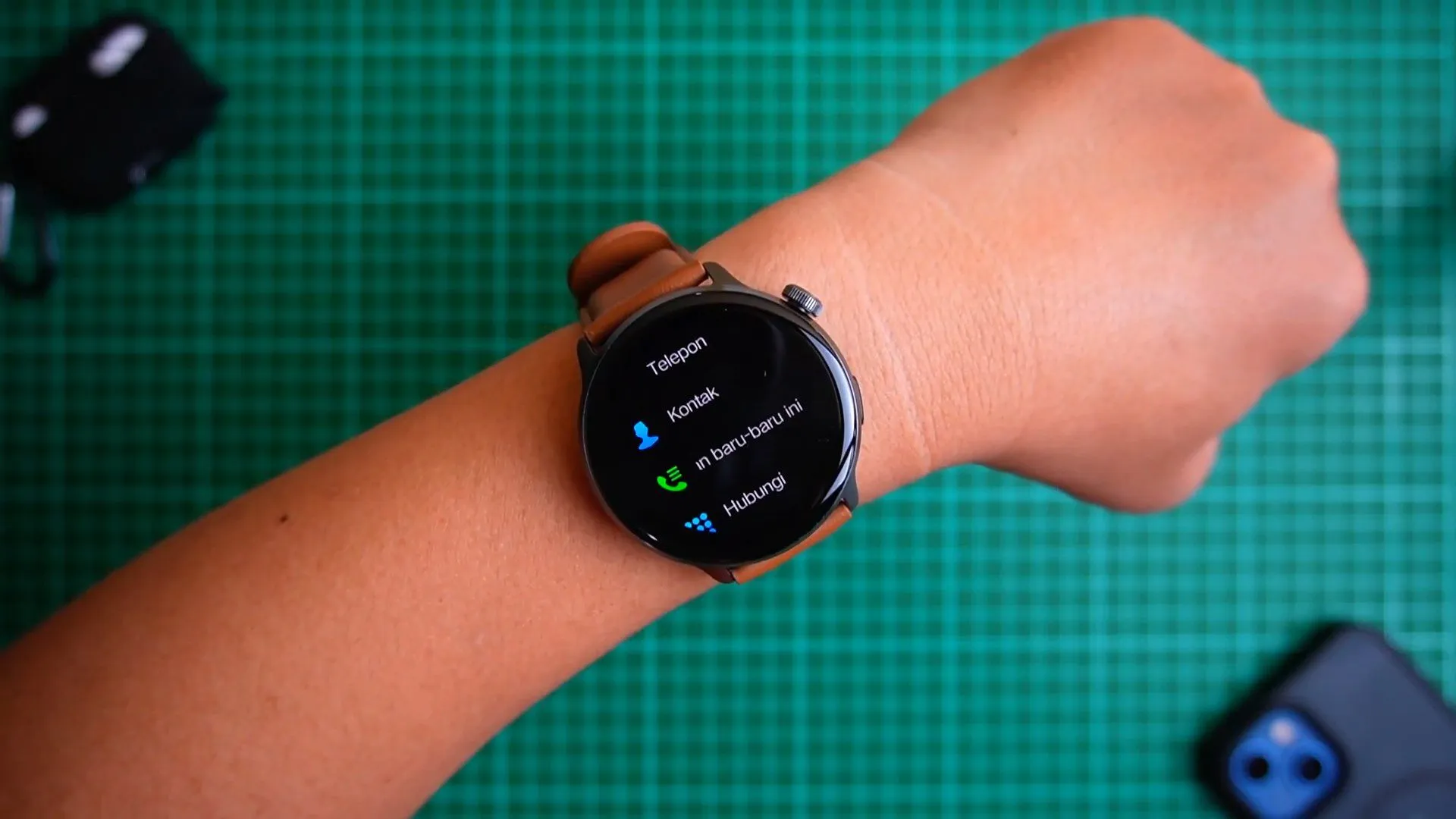 پوکو واچ در مقابل میبرو لایت 2