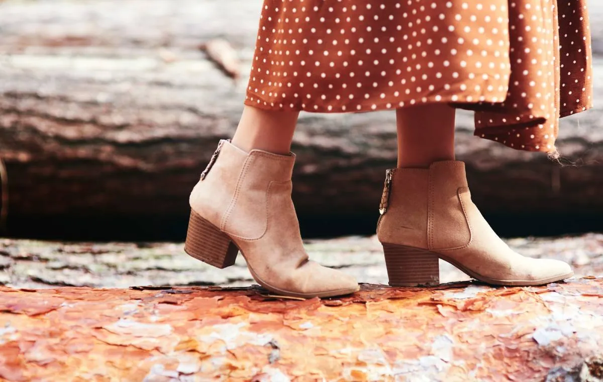 ست کردن نیم بوت زنانه با دامن