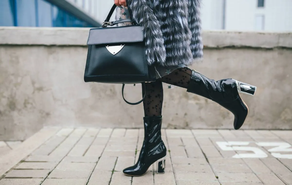 نیم بوت زنانه با پالتو