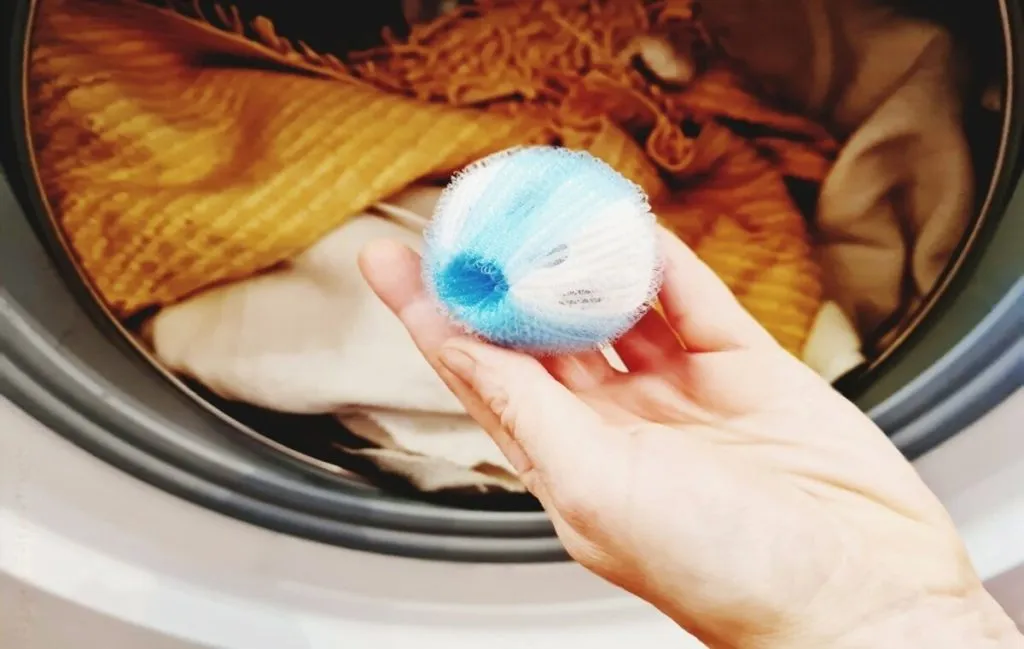 پرزگیر ماشین لباسشویی یکی از انواع پرزگیر