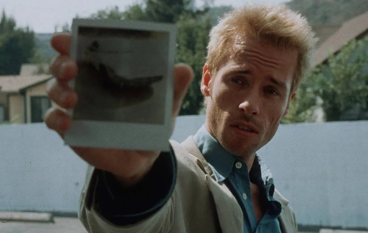 یادگاری، فیلم با روایت غیرخطی