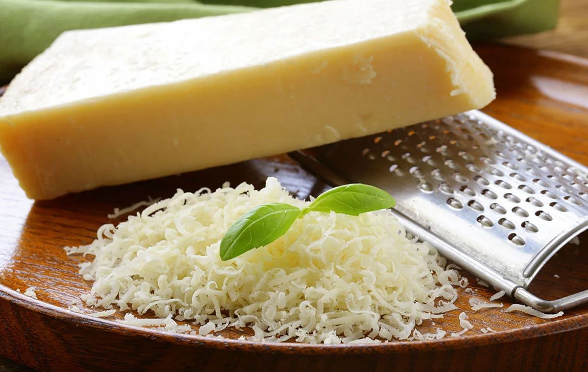 پنیر پارمزان - انواع پنیر رنده ای پیتزا - انواع پنیر کشدار