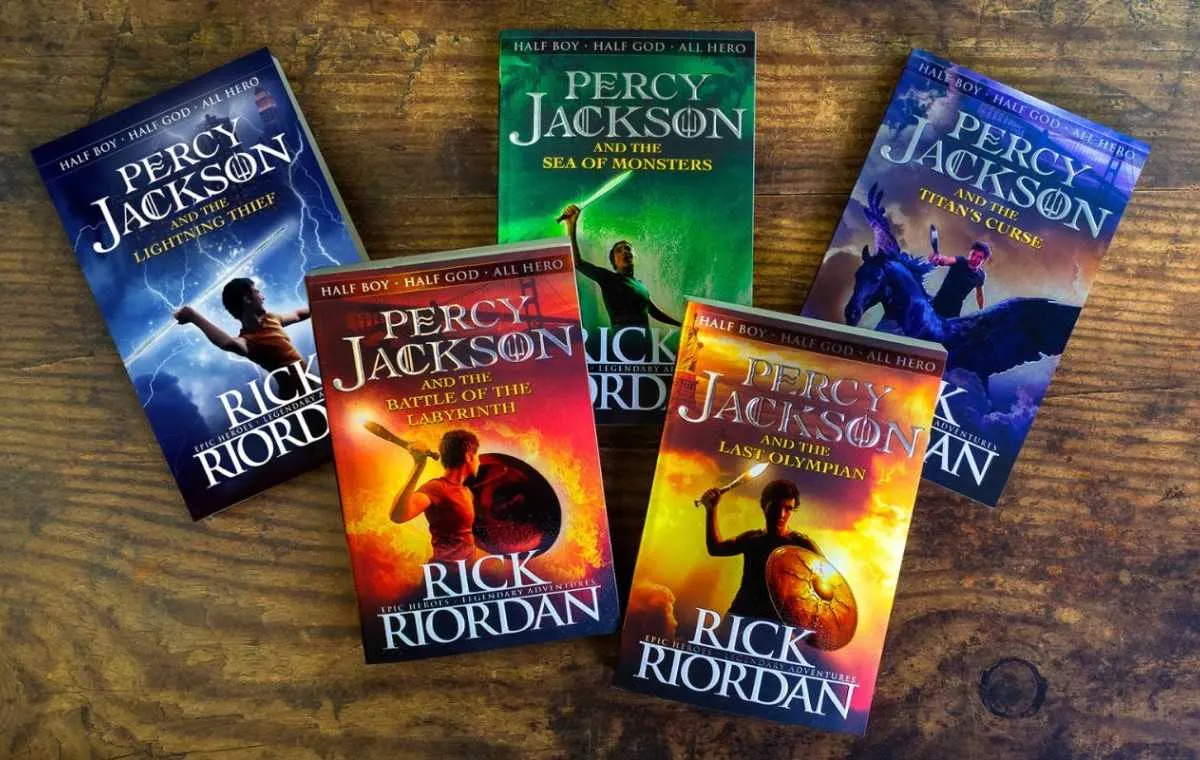 کتاب‌های پرسی جکسون و ایزدان المپ