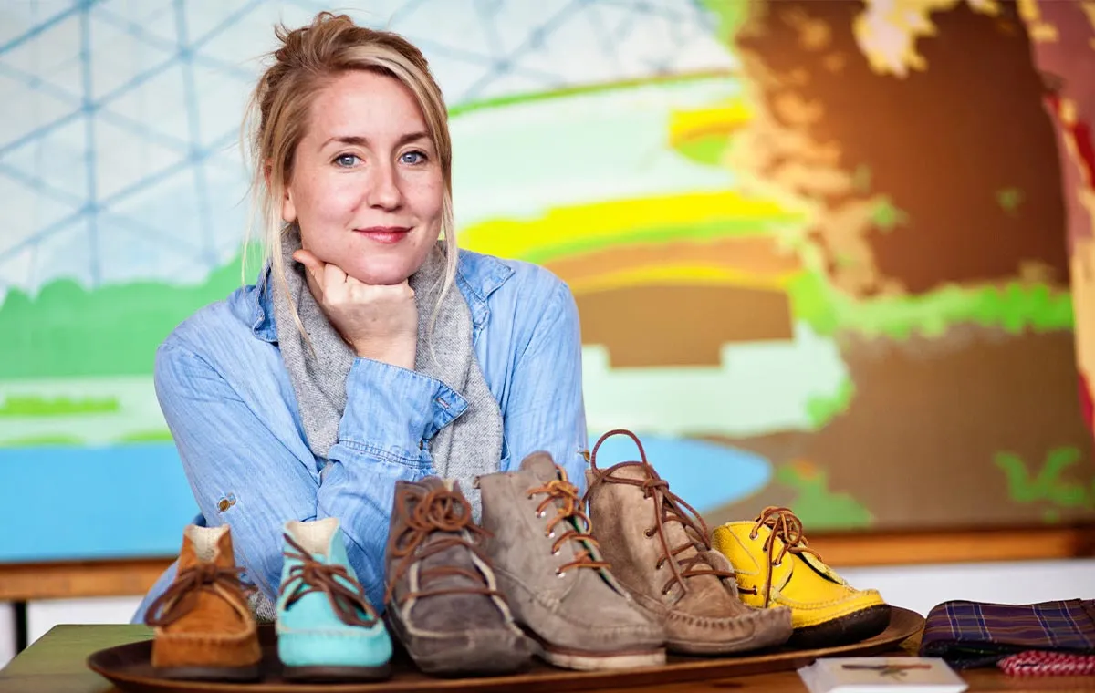 استفاده از کفش‌های راحت و کاربردی در استایل تامبوی